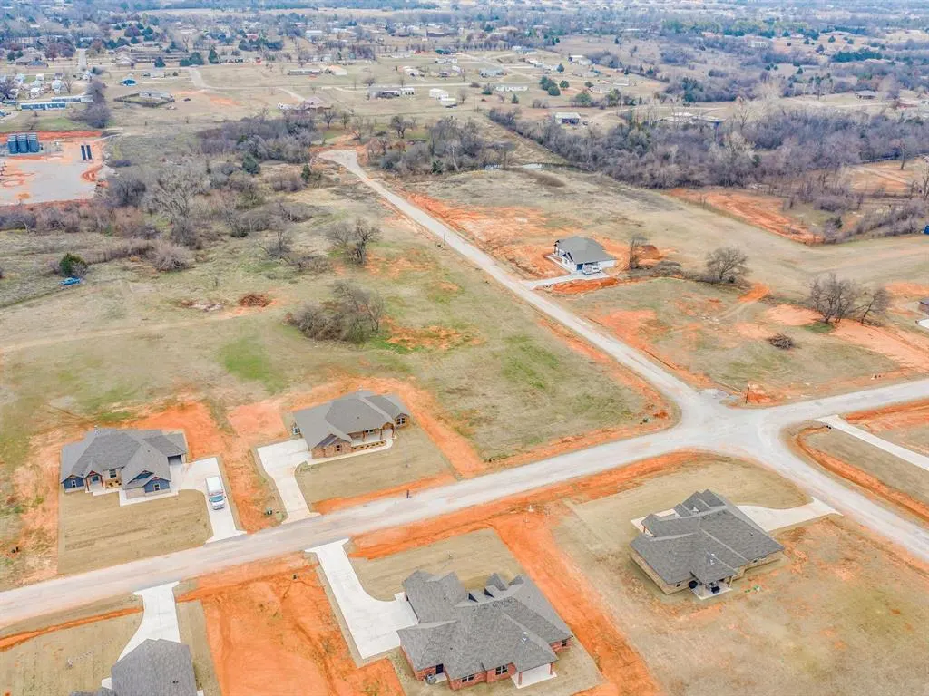 Photo 2 — 2333 Dixie Drive, Blanchard, OK 73010