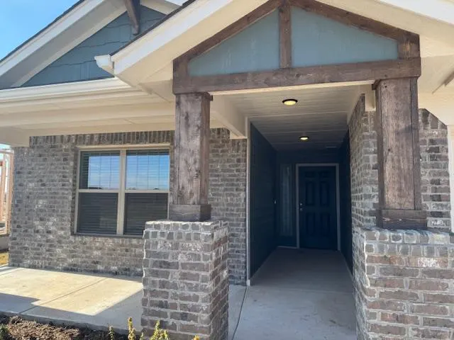 Photo 2 — 15809 Nighthawk Drive, Oklahoma City, OK 73170