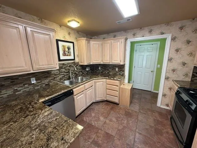 Photo 14 — 17 Sequoyah Boulevard, Shawnee, OK 74801