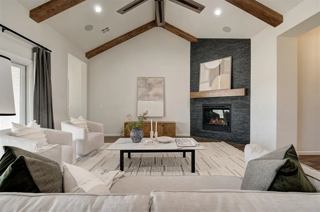 Photo 6 — 14800 Frankston Drive, Oklahoma City, OK 73142