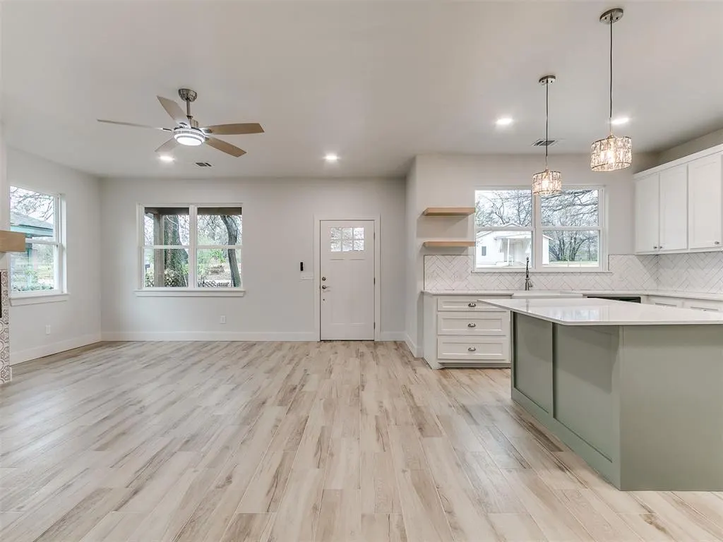 Photo 5 — 2120 NE 14th Street, Oklahoma City, OK 73117