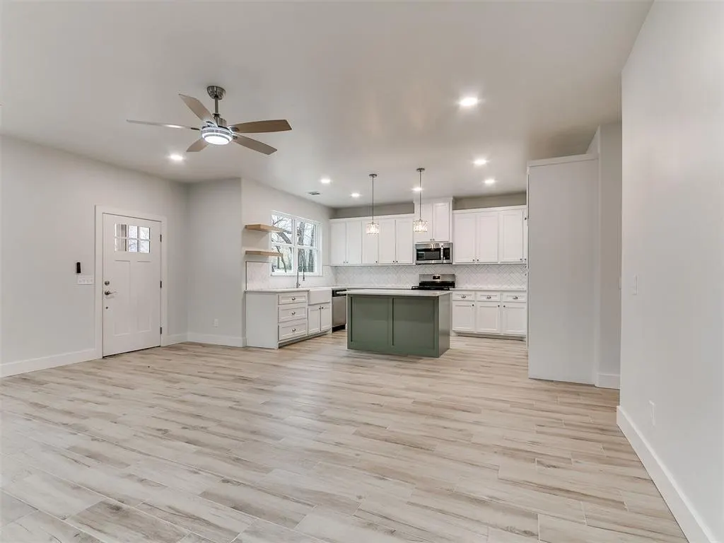 Photo 8 — 2120 NE 14th Street, Oklahoma City, OK 73117