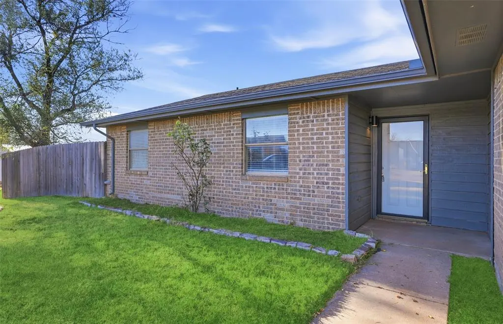 Photo 2 — 115 Coral Ave Avenue, Elk City, OK 73644