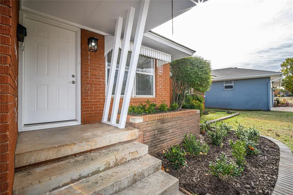 Photo 4 — 10504 Whitehaven Road, Oklahoma City, OK 73120