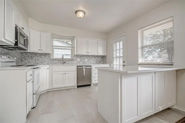 Photo 5 — 10504 Whitehaven Road, Oklahoma City, OK 73120