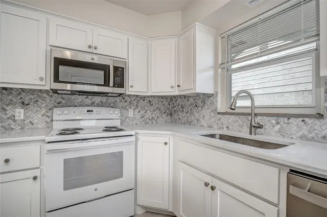 Photo 8 — 10504 Whitehaven Road, Oklahoma City, OK 73120