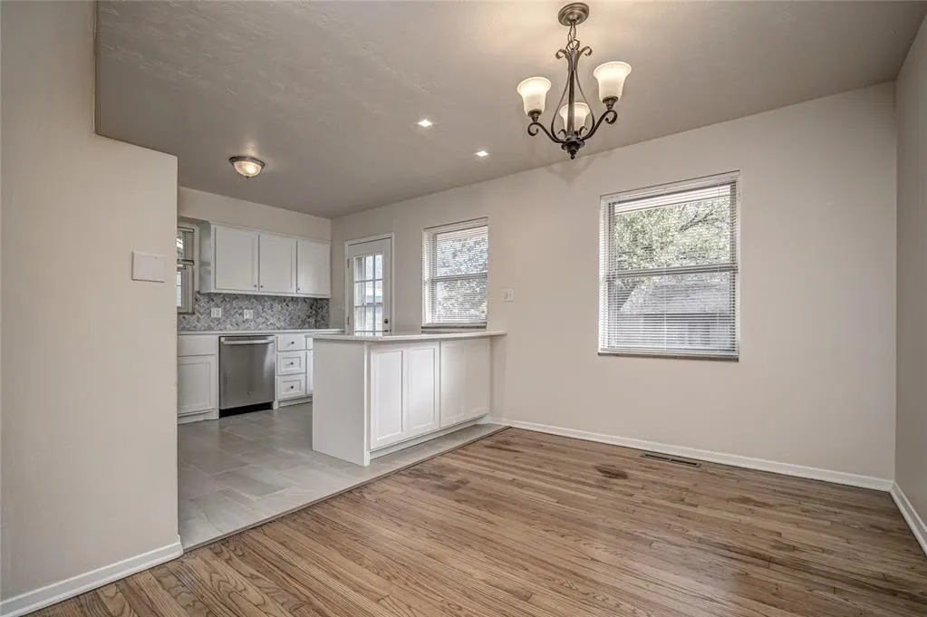 Photo 11 — 10504 Whitehaven Road, Oklahoma City, OK 73120