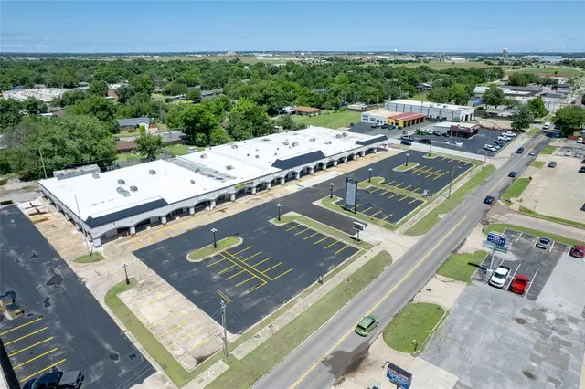 Front exterior — 1010 N Flood Avenue, Norman, OK 73069