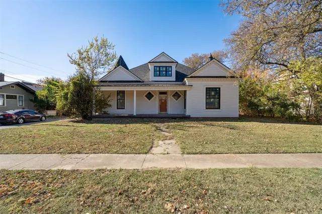 Photo 2 — 616 N Peters Avenue, Norman, OK 73069