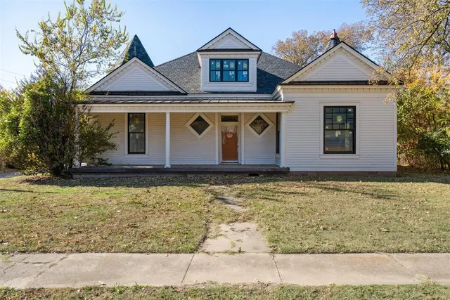 Photo 3 — 616 N Peters Avenue, Norman, OK 73069