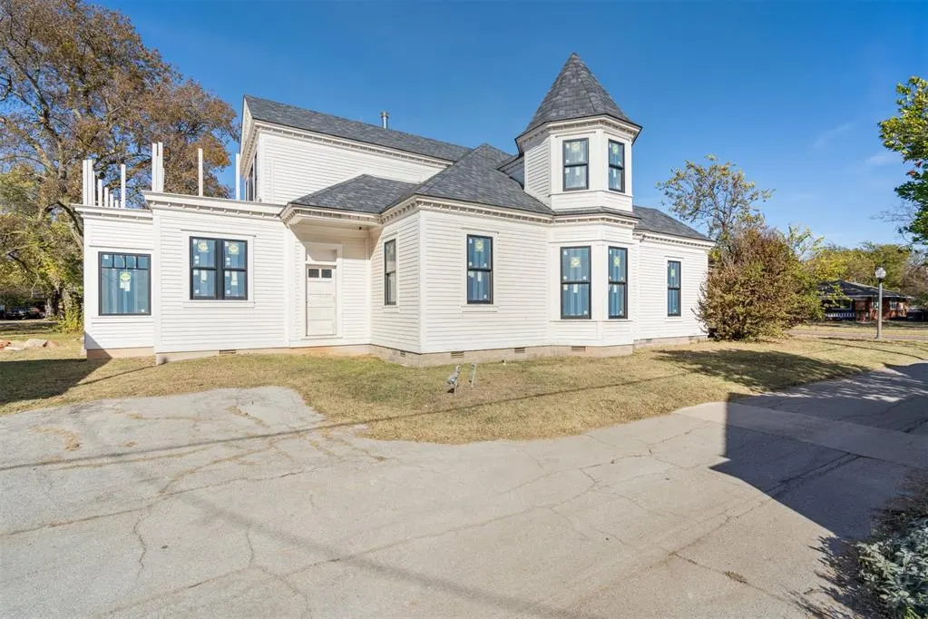 Front exterior — 616 N Peters Avenue, Norman, OK 73069