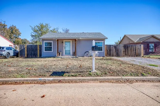 Photo 3 — 1013 S 10th Street, Kingfisher, OK 73750