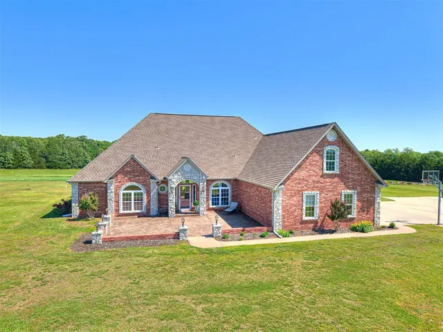 Photo 2 — 349412 E 840 Road, Kendrick, OK 74079