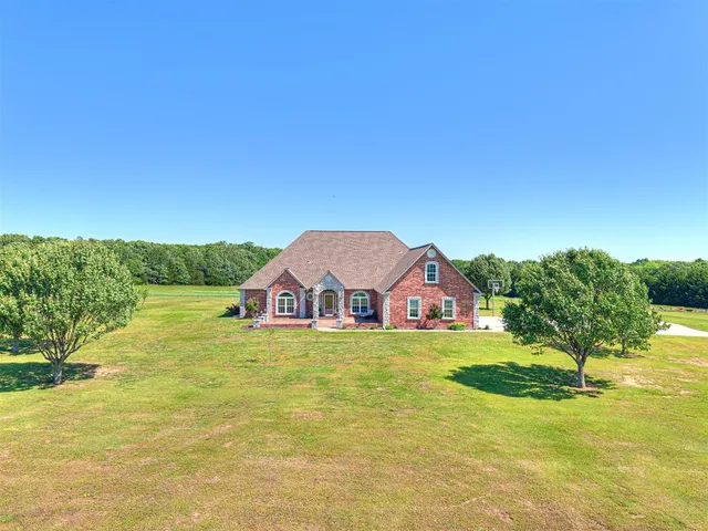 Photo 3 — 349412 E 840 Road, Kendrick, OK 74079