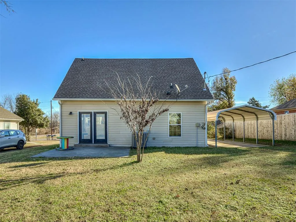 Photo 34 — 109 SW 3rd Street, Jones, OK 73049