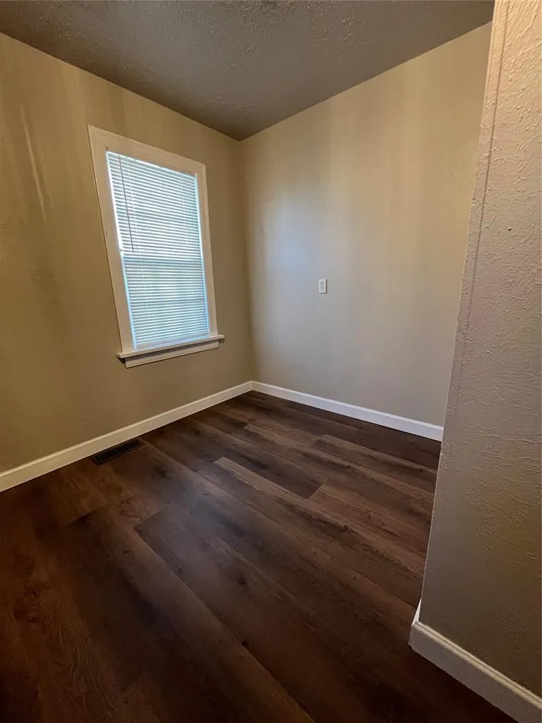 Photo 9 — 2924 NW 29th Street, Oklahoma City, OK 73107