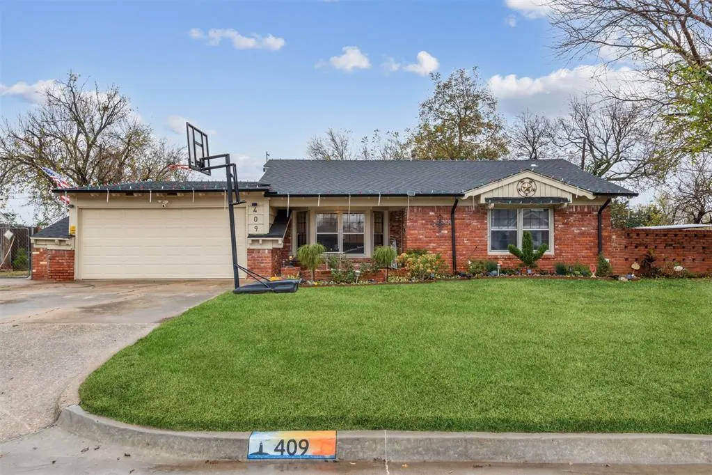 Front exterior — 409 NE 60th Street, Oklahoma City, OK 73105
