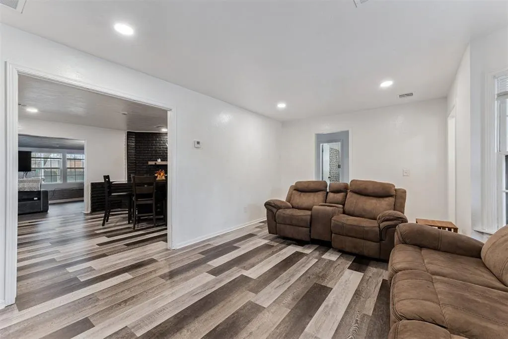 Photo 10 — 409 NE 60th Street, Oklahoma City, OK 73105