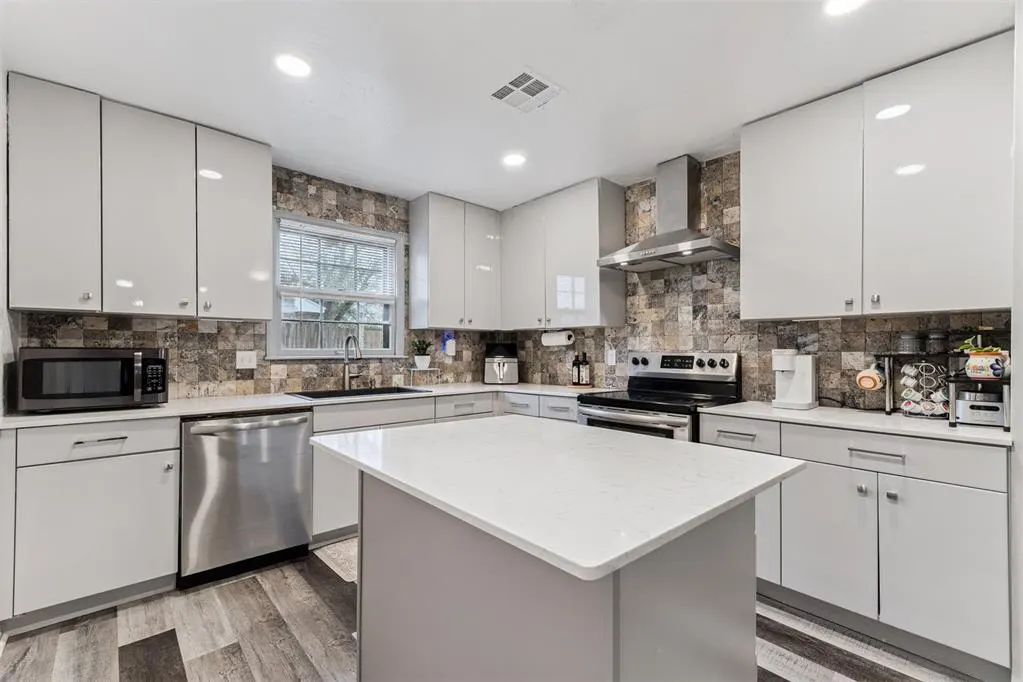Photo 15 — 409 NE 60th Street, Oklahoma City, OK 73105