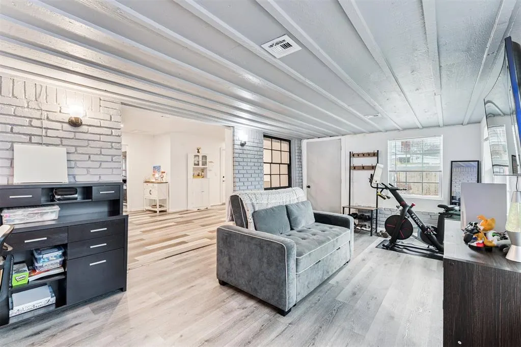 Photo 27 — 409 NE 60th Street, Oklahoma City, OK 73105