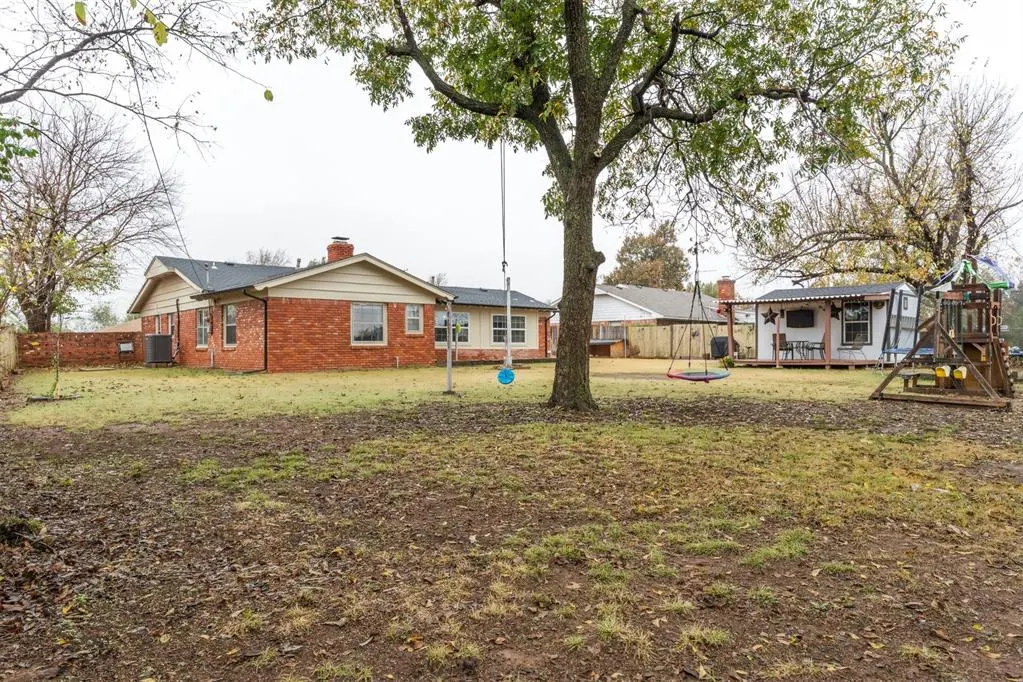 Photo 45 — 409 NE 60th Street, Oklahoma City, OK 73105