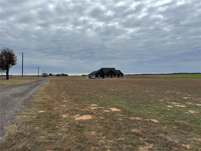 Photo 4 — 15507 N 2980 Road, Crescent, OK 73028