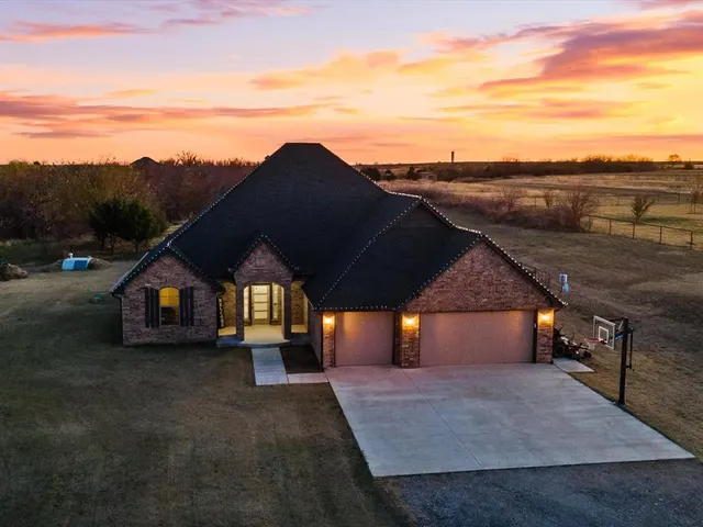 Front exterior — 5116 Edmond Rd. NW, Piedmont, OK 73078