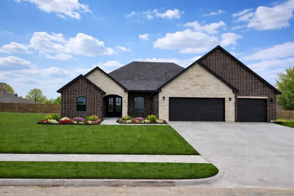 Front exterior — 3508 Scissortail Lane, Chickasha, OK 73018