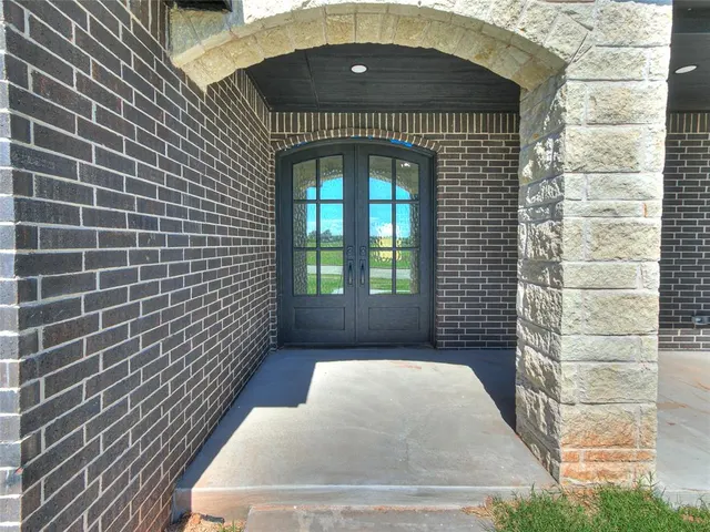 Photo 3 — 3508 Scissortail Lane, Chickasha, OK 73018