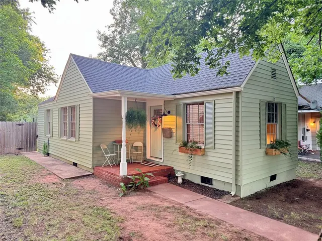Front exterior — 415 N Broad Street, Guthrie, OK 73044