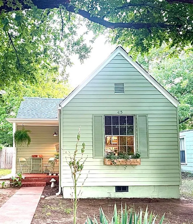 Photo 3 — 415 N Broad Street, Guthrie, OK 73044