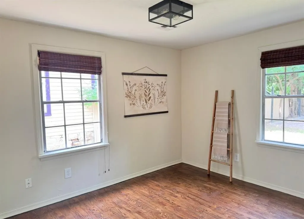 Photo 10 — 415 N Broad Street, Guthrie, OK 73044