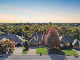 Sold home at 1812 Oaks Way