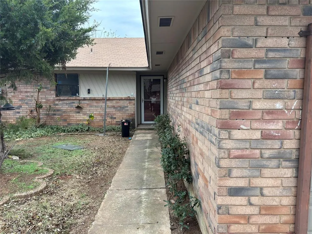 Photo 2 — 3728 Windswest Court, Oklahoma City, OK 73179