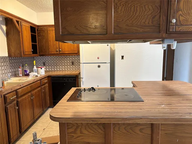 Photo 4 — 3728 Windswest Court, Oklahoma City, OK 73179