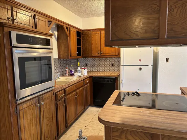 Photo 5 — 3728 Windswest Court, Oklahoma City, OK 73179
