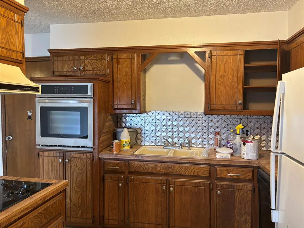 Photo 9 — 3728 Windswest Court, Oklahoma City, OK 73179