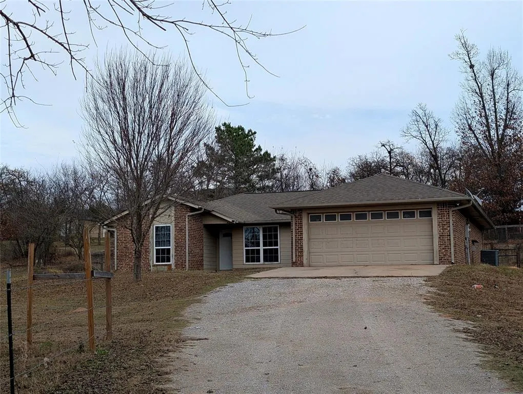 Front exterior — 16904 Meadow Lake Circle R, Newalla, OK 74857