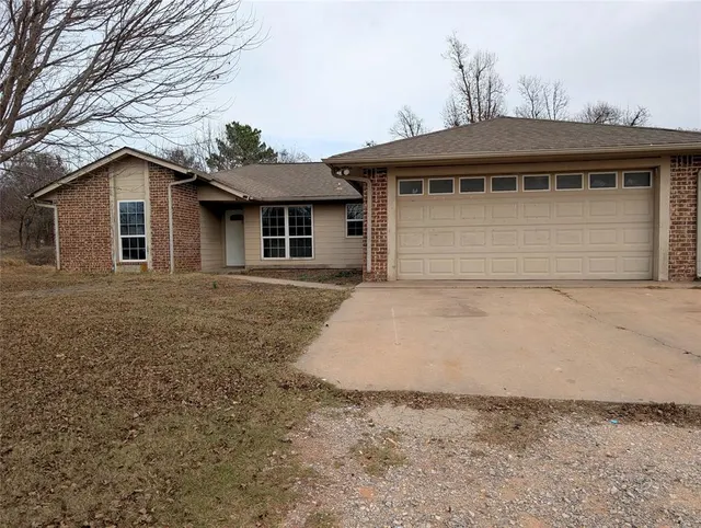 Photo 2 — 16904 Meadow Lake Circle R, Newalla, OK 74857