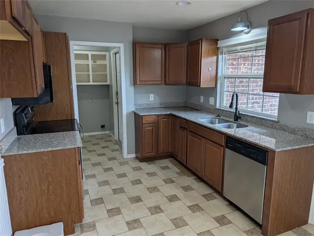 Photo 5 — 16904 Meadow Lake Circle R, Newalla, OK 74857
