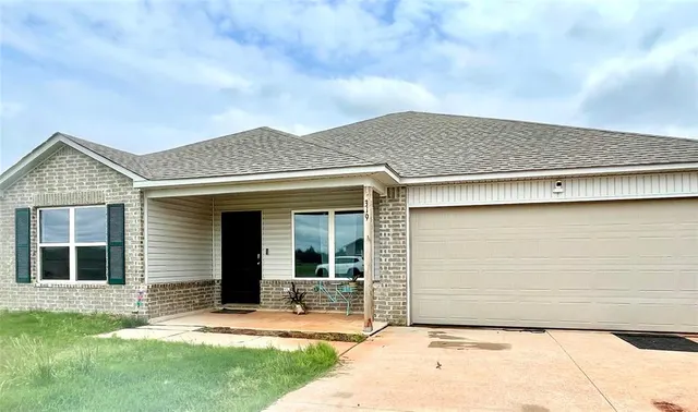 Photo 3 — 319 Starlight Drive, Shawnee, OK 74804