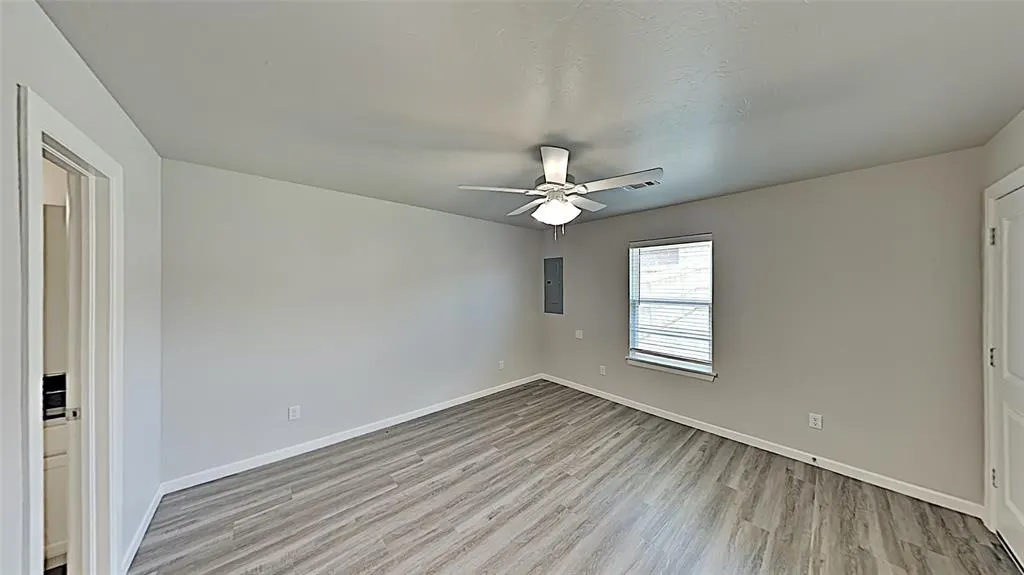 Photo 10 — 11216 Howard Drive, Oklahoma City, OK 73114