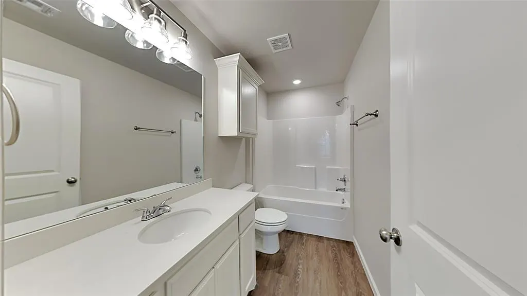 Photo 9 — 11314 Breckenridge Lane, Oklahoma City, OK 73114