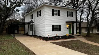 Sold home at 504 W Adams Street