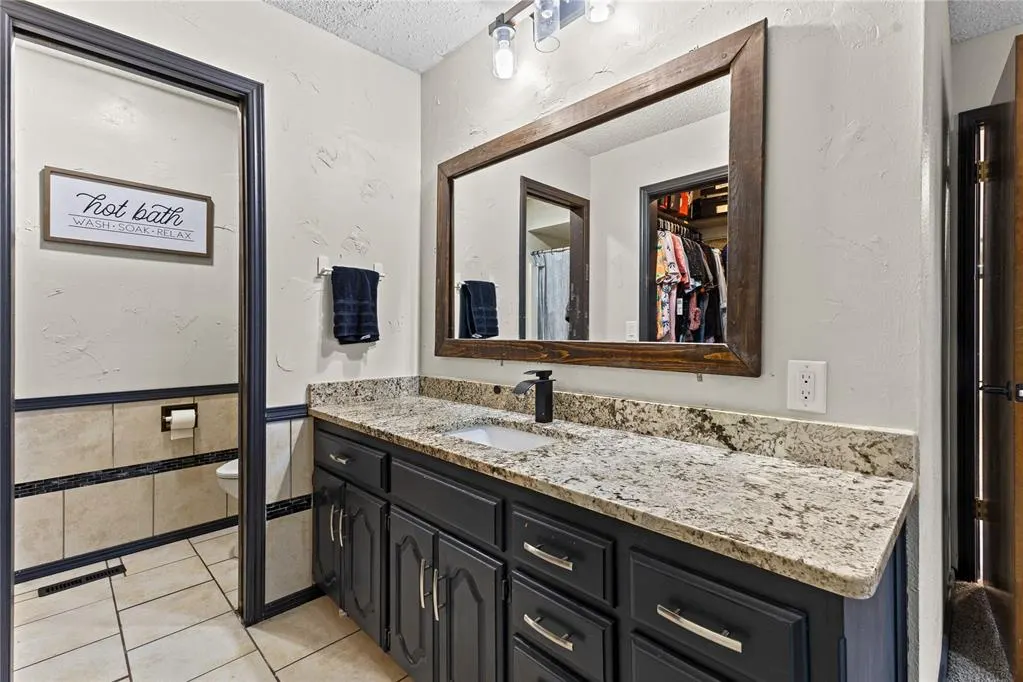 Photo 17 — 1204 Camelot Drive, Clinton, OK 73601