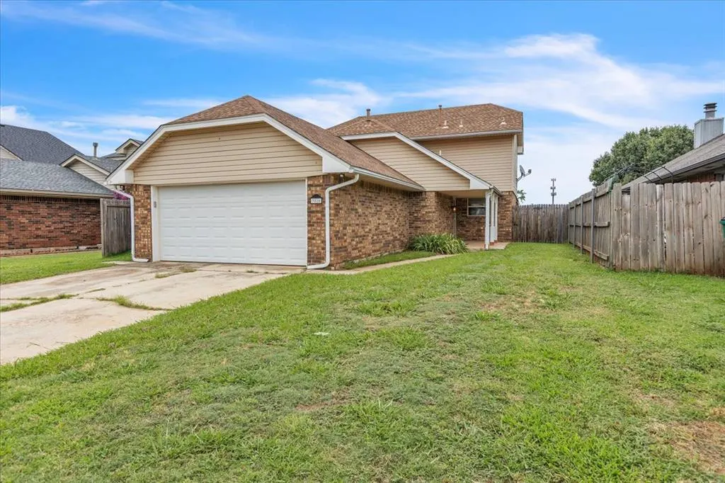 Photo 2 — 3816 Windswest Court, Oklahoma City, OK 73179