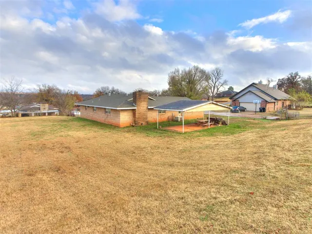 Photo 3 — 605 NE 3rd Street, Luther, OK 73054