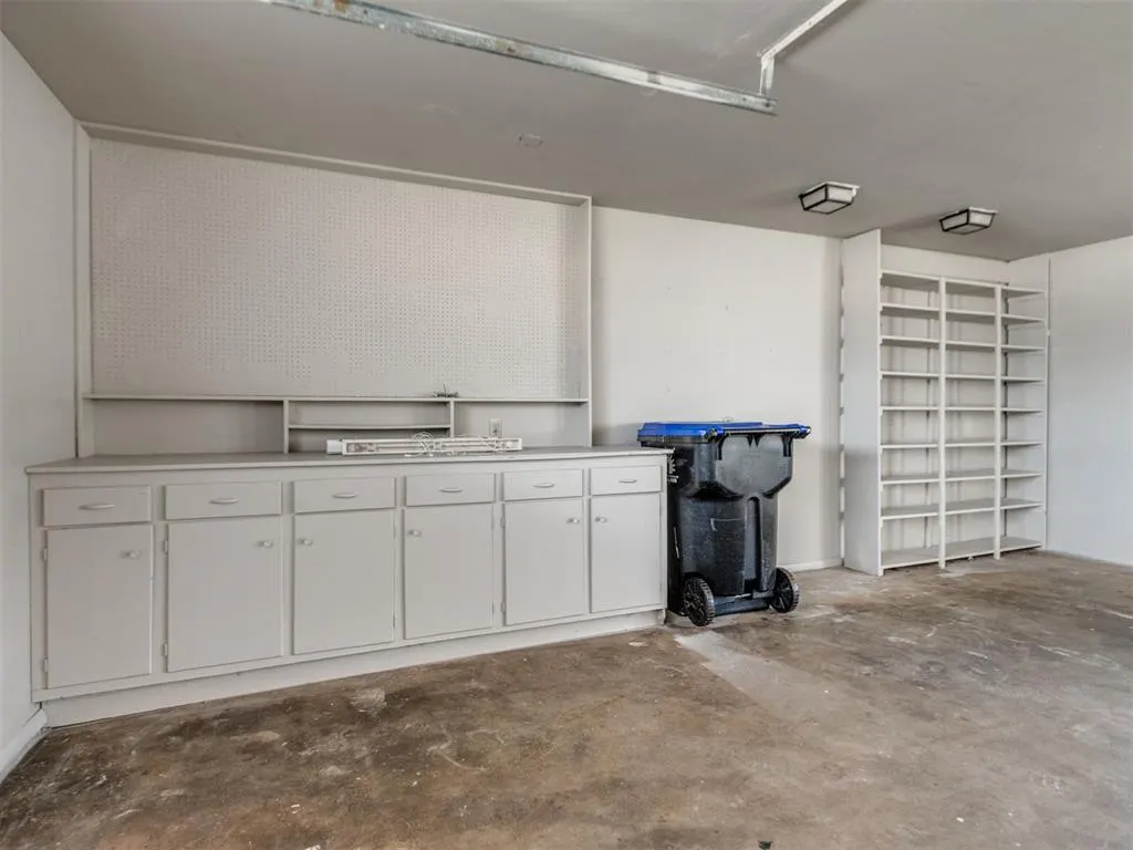 Photo 32 — 605 NE 3rd Street, Luther, OK 73054