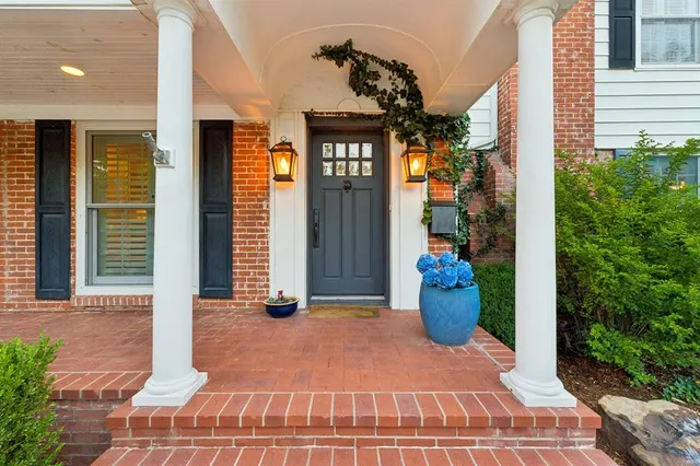 Photo 5 — 1707 Pennington Way, Nichols Hills, OK 73116