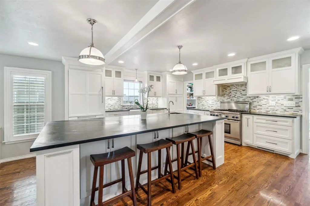 Photo 11 — 1707 Pennington Way, Nichols Hills, OK 73116